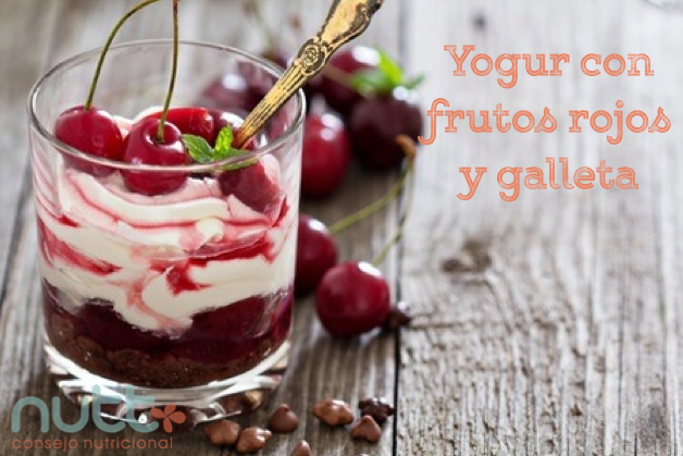Yogur frutos rojos galleta elisa escorihuela nutricionista nutt valencia.001